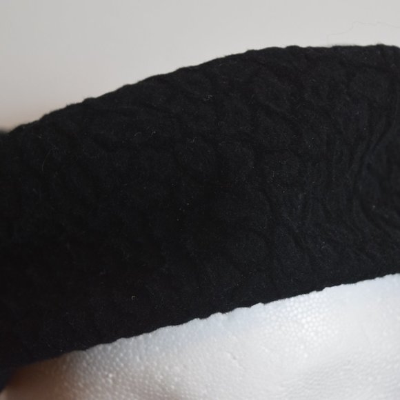 1950s 1960s "L.T." Black Felt Pillbox Hat - Picture 3 of 8